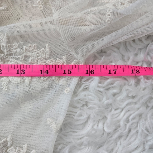 Chelsie & Violet Long Sleeve Longline Boho Lace Mesh Duster Cardigan. Size xsmal - Picture 4 of 6